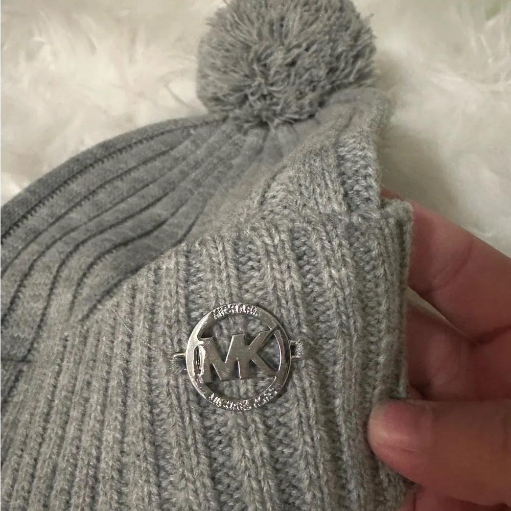 Michael Kors  Gray Pom Beanie Hat - Branded Knit Winter Cap